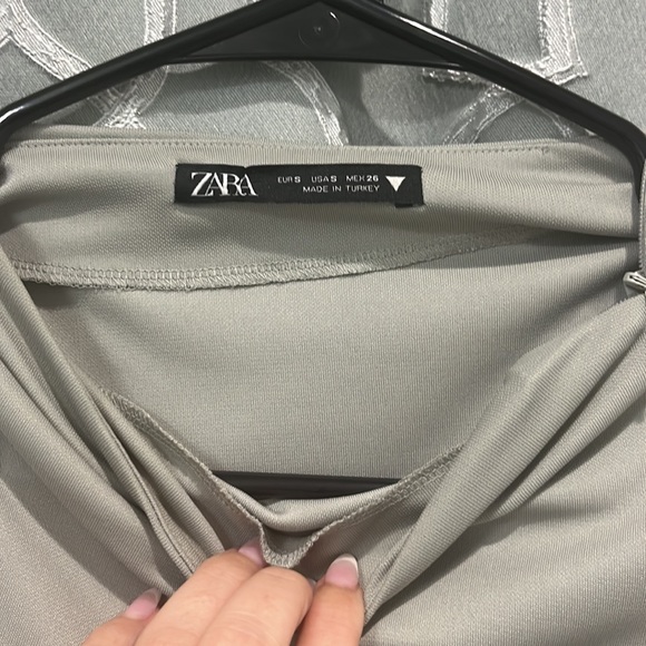 Zara silver one shoulder long sleeve - Picture 3 of 3